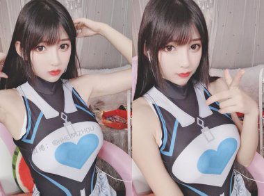 斗鱼二次元人气美女主播【雯粥粥i(小酥酱)】介绍与图集欣赏