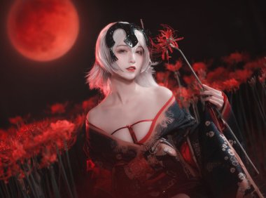 正值青春的美女【铁板烧鬼舞w】介绍与图集欣赏